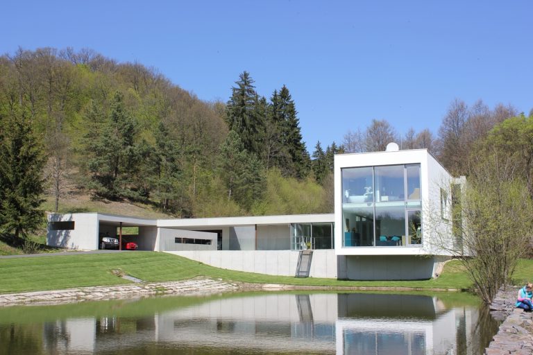 rodinny dom svaty anton zo záhrady