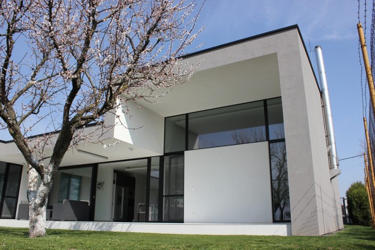 Rodinný dom-Jarovce vyvýšený strop