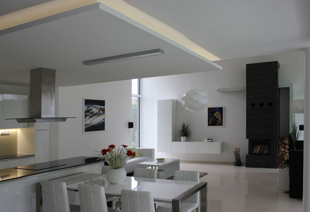 Rodinný dom-Jarovce jedáleň s obývacou miestnosťou