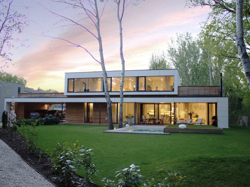 CLT viladom večerný pohľad