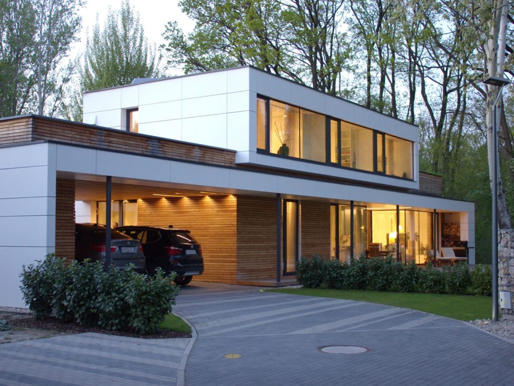 Viladom v Rusovciach drevo