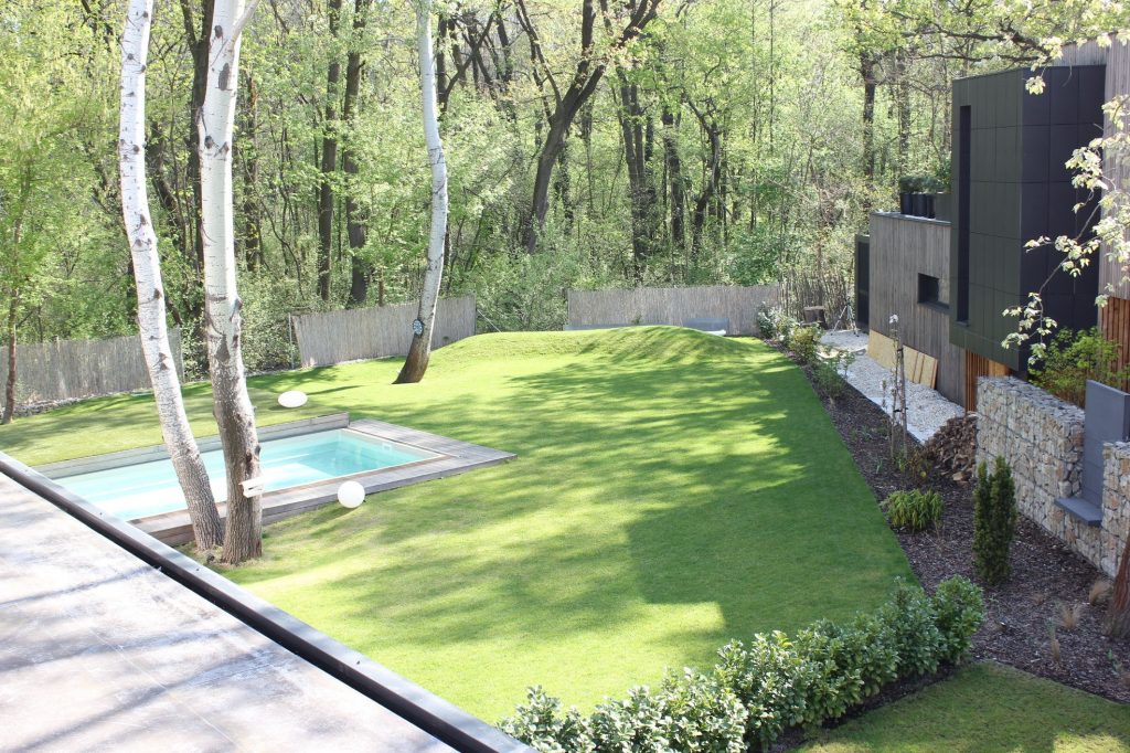 CLT viladom v Rusovciach