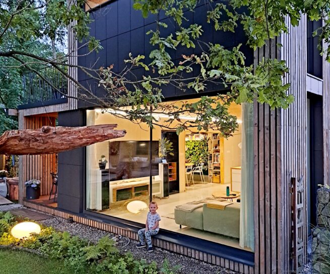 Dom pod dubom zasklená stena Peráček