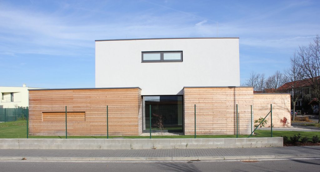 CLT drevodom Čuňovo z ulice