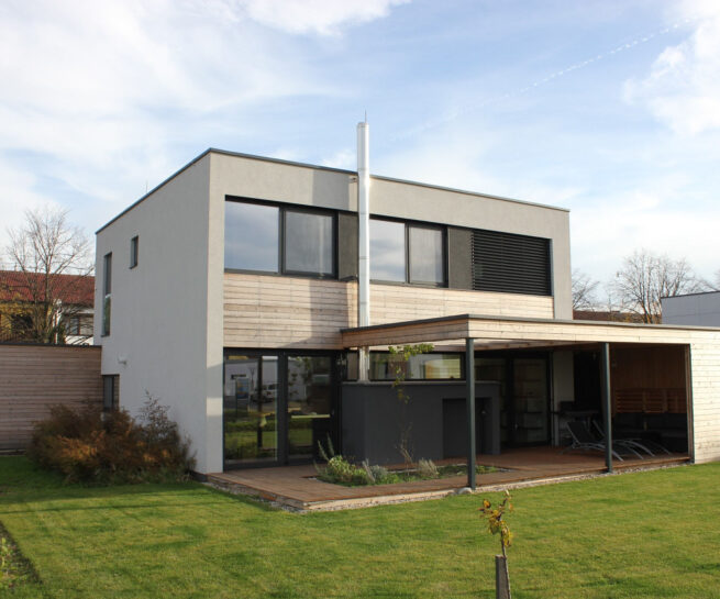 CLT drevodom Čuňovo zo záhrady