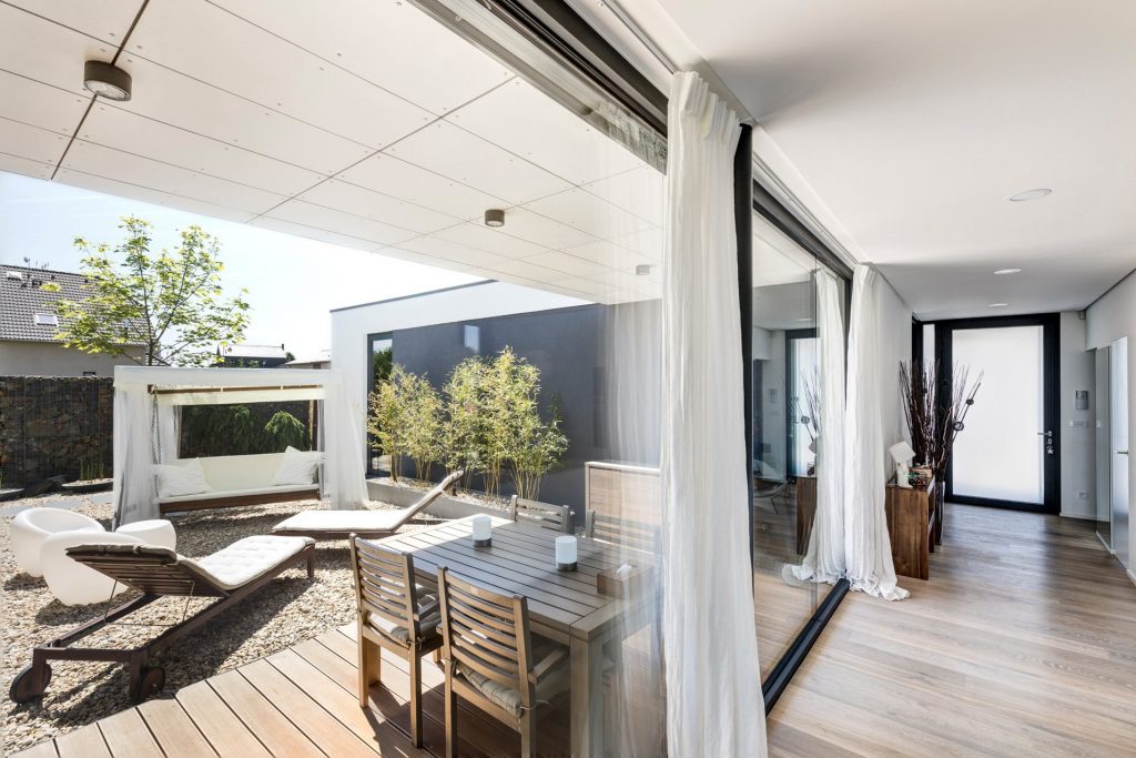 CLT rodinný dom Praha pohľad z interiéru