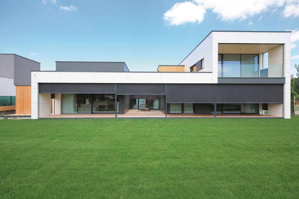 Dom z dreva zo záhrady