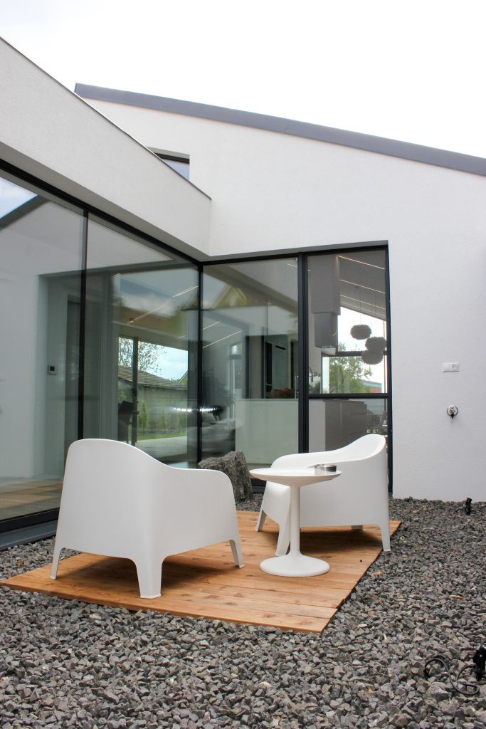 Rodinný dom Jarovce átrium