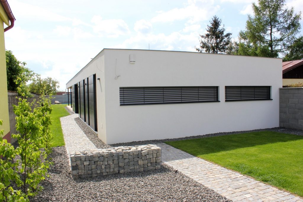 Rodinný dom Jarovce bočný pohľad