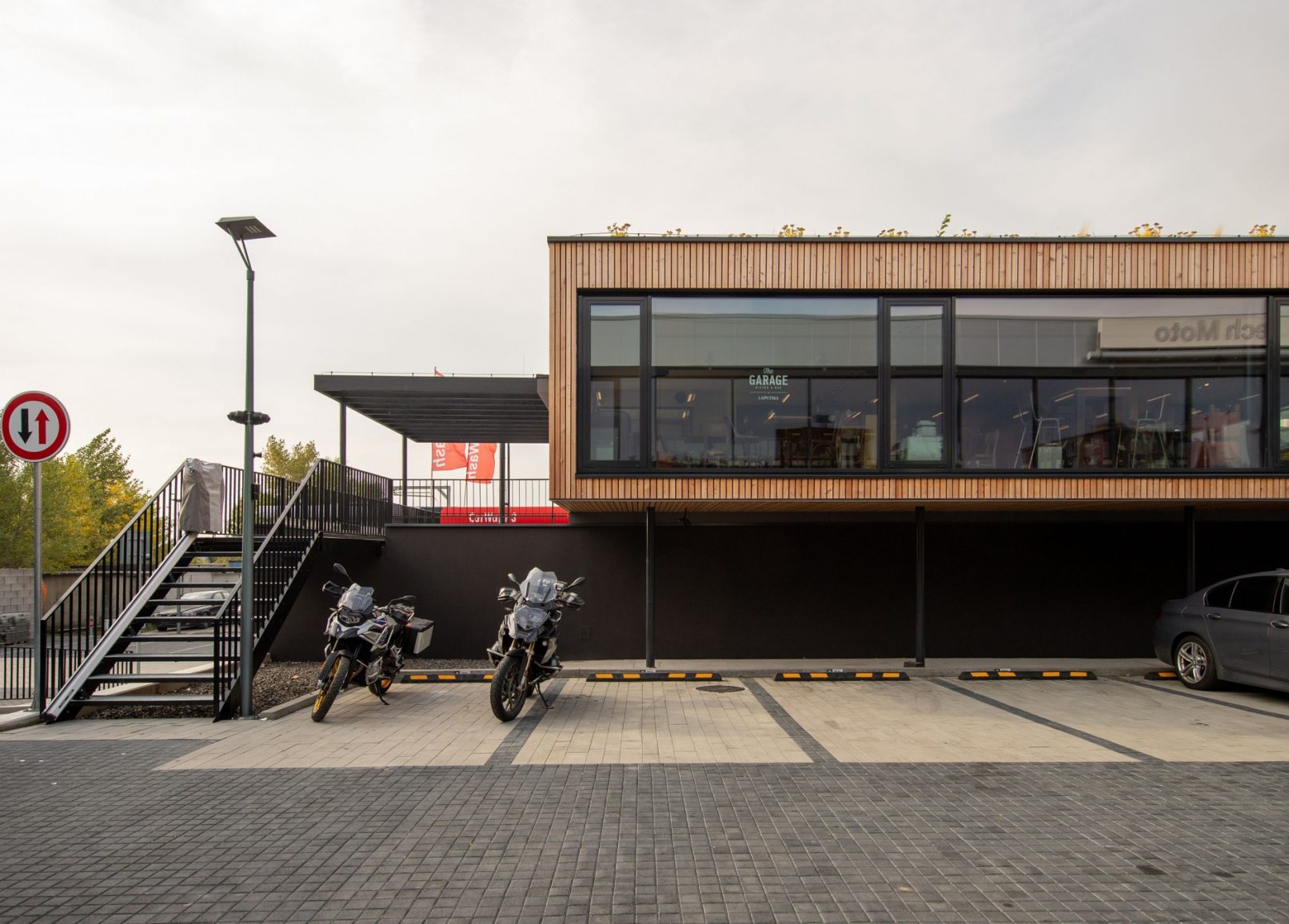 The Garage bistro ateliér Molnár Peráček 2