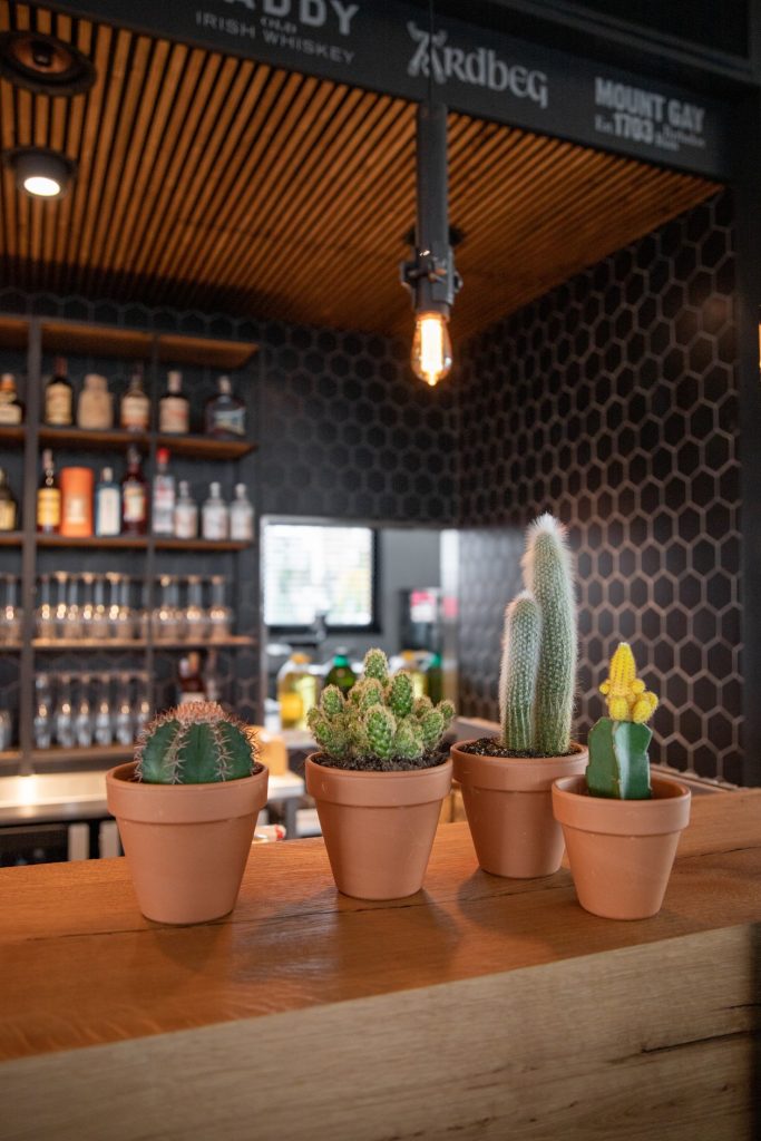 The Garage bistro ateliér Molnár Peráček interiér 1