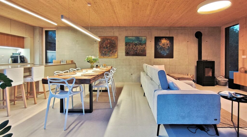 Dom CLT 23 vo svahu obytný priestor