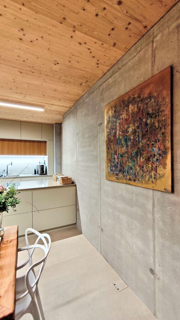 Dom CLT 23 vo svahu Karpát betón s CLT