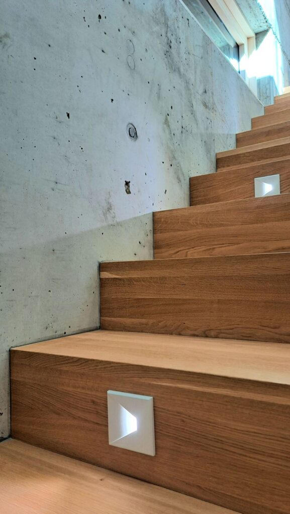 Dom CLT Peráček dubové schody