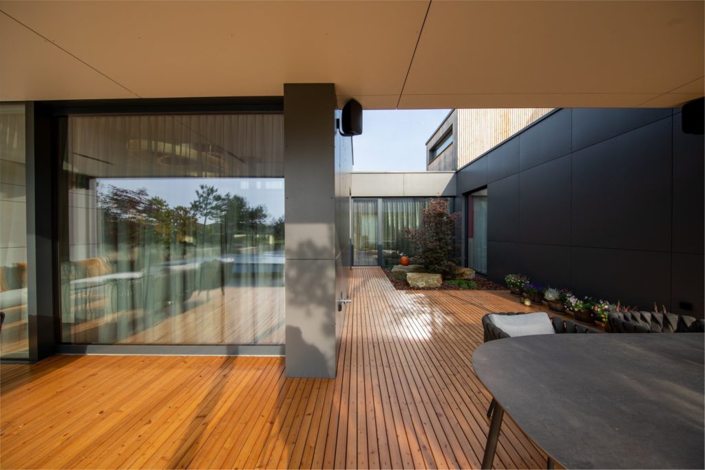 Molnár Peráček terasa CLT dom