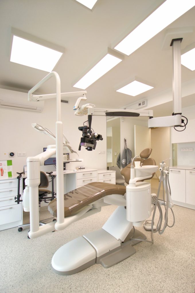 EDC zubná ambulancia Molnár Peráček zubár