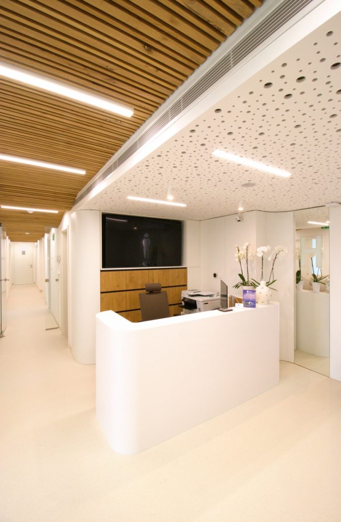 EDC zubná ambulancia Molnár Peráček pult kameň