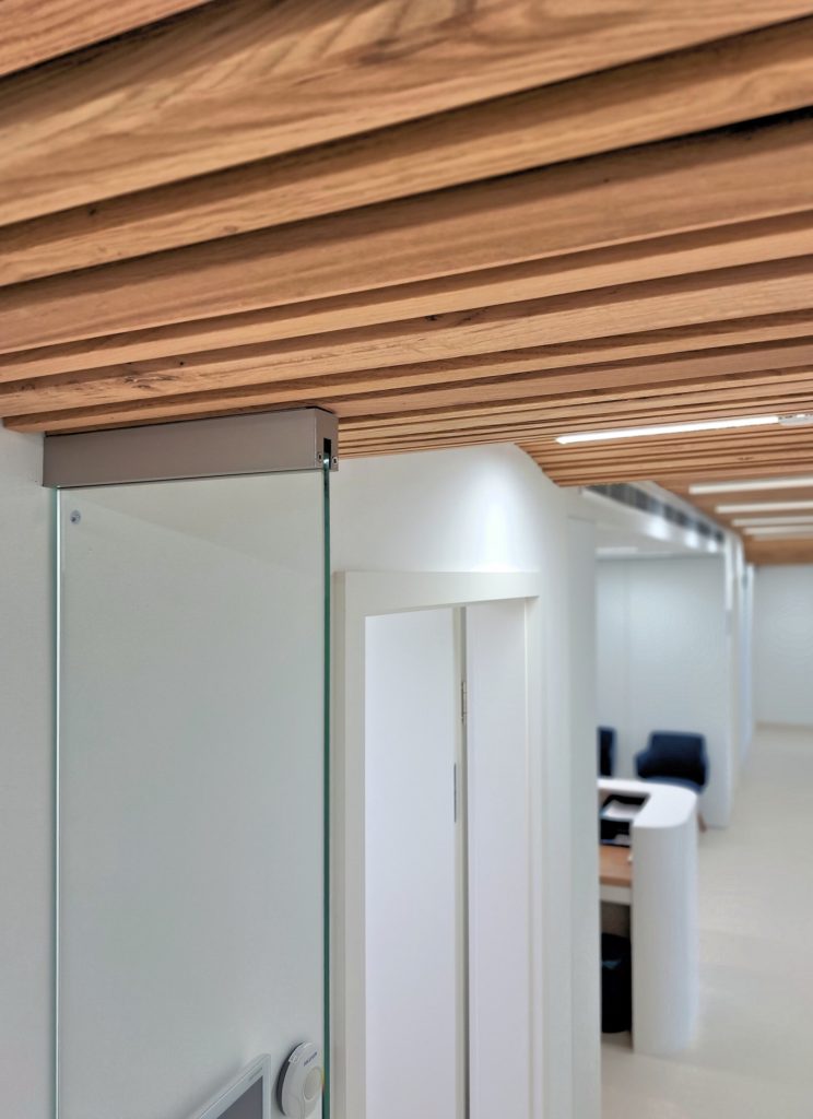 EDC zubná ambulancia Molnár Peráček sklo lamely