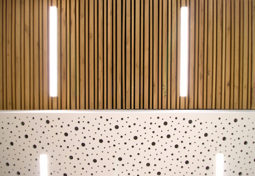 EDC zubná ambulancia Molnár Peráček lamelový strop