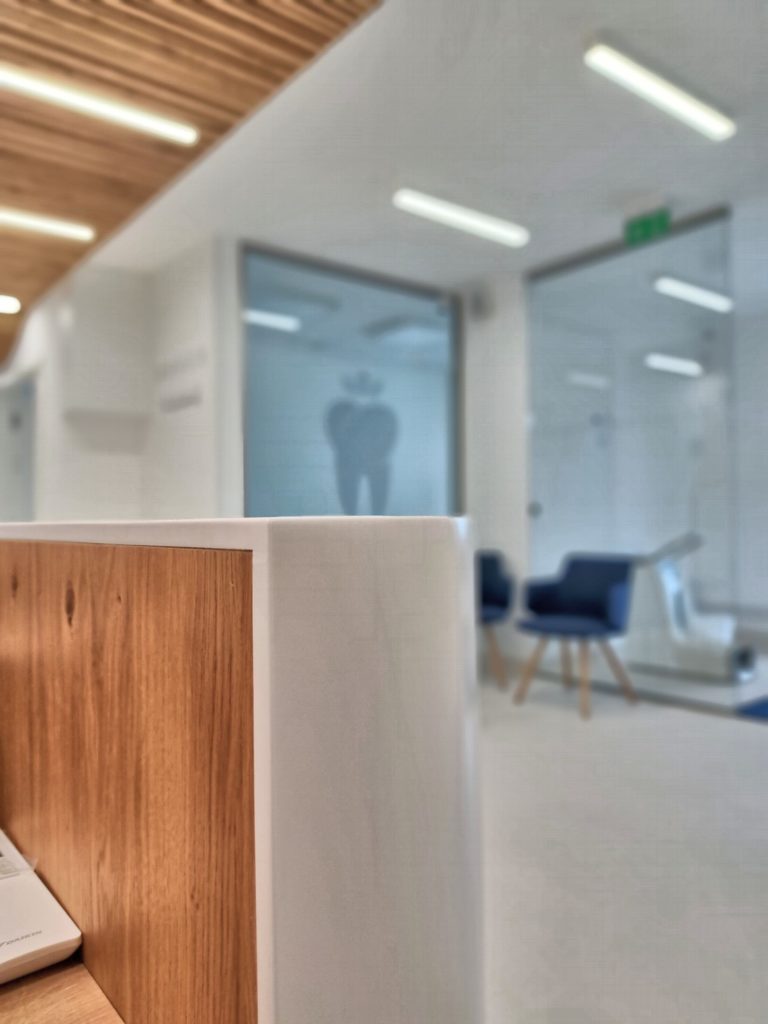 EDC zubná ambulancia Molnár Peráček pult