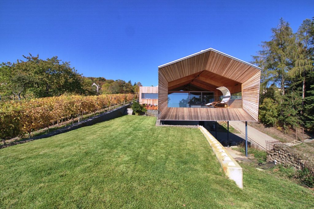 Rekreačný dom CLT častá drevený štít Peráček