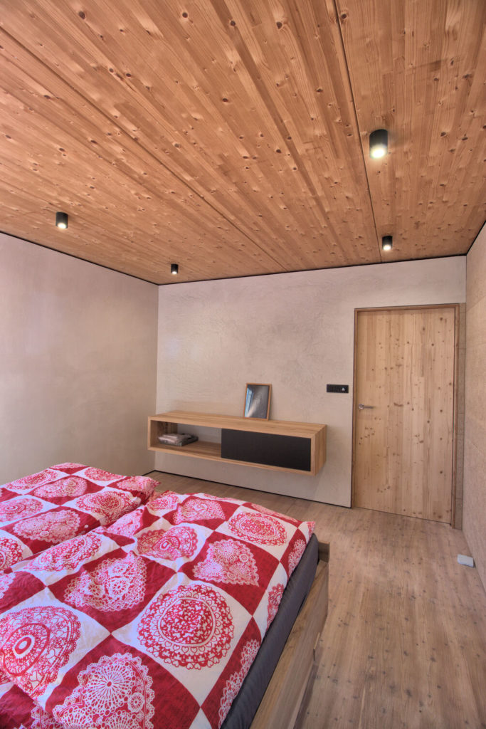 Rekreačný dom CLT častá hlinená omietka Peráček