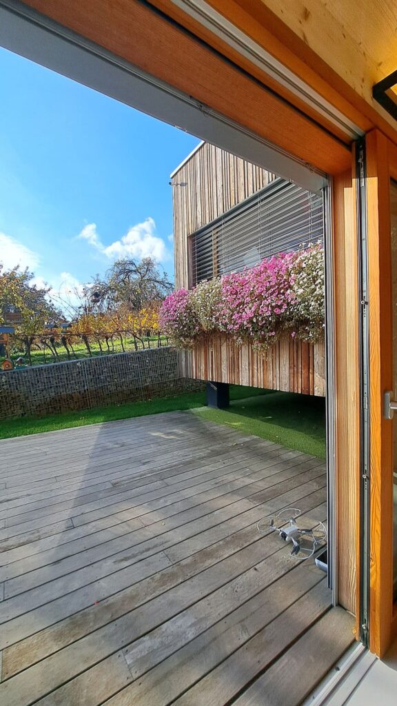 CLT interiér atelier Peráček portál