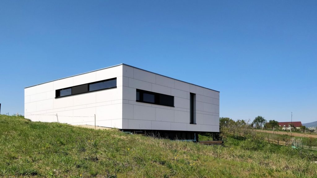 Rodinný dom CLT 14 dom biely obklad Peráček