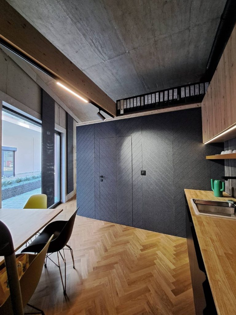 Kuchynka kancelárie ateliér Peráček