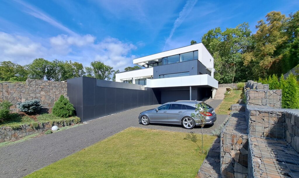 Vila nad mestom, atelier Peráček svah