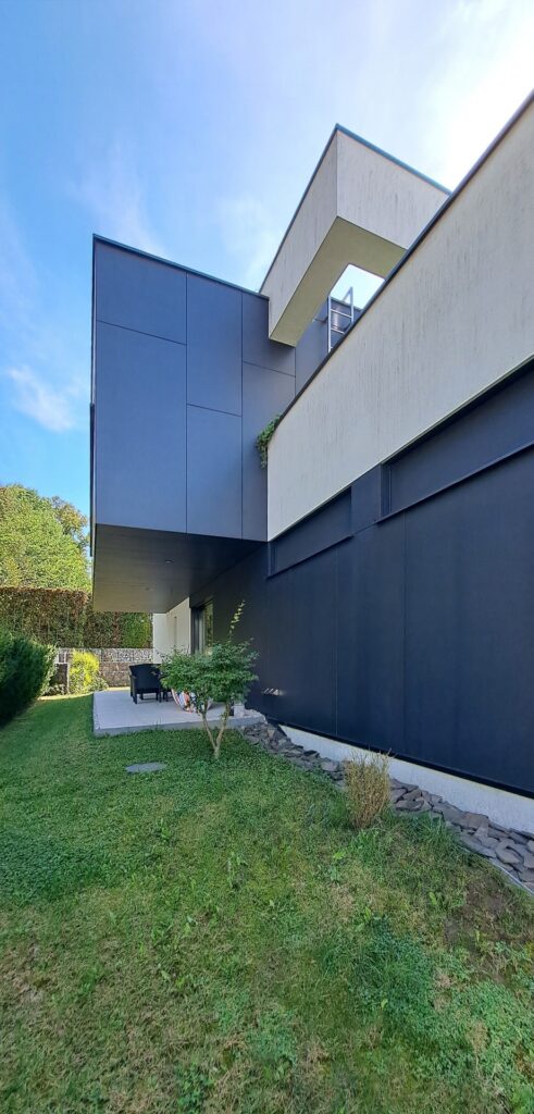 Vila nad mestom, atelier Peráček konzola