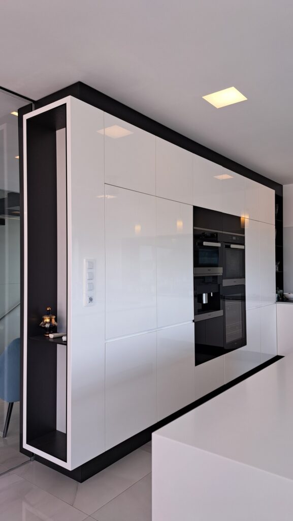 Vila nad mestom, atelier Peráček zabudovaná kuchyňa