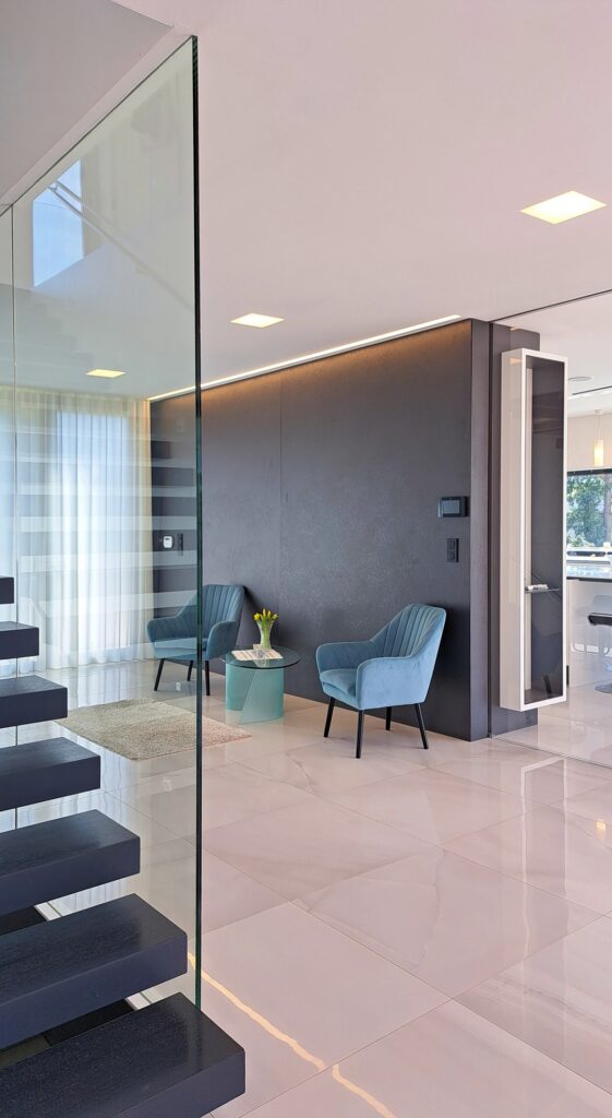 Vila nad mestom, atelier Peráček zádverie