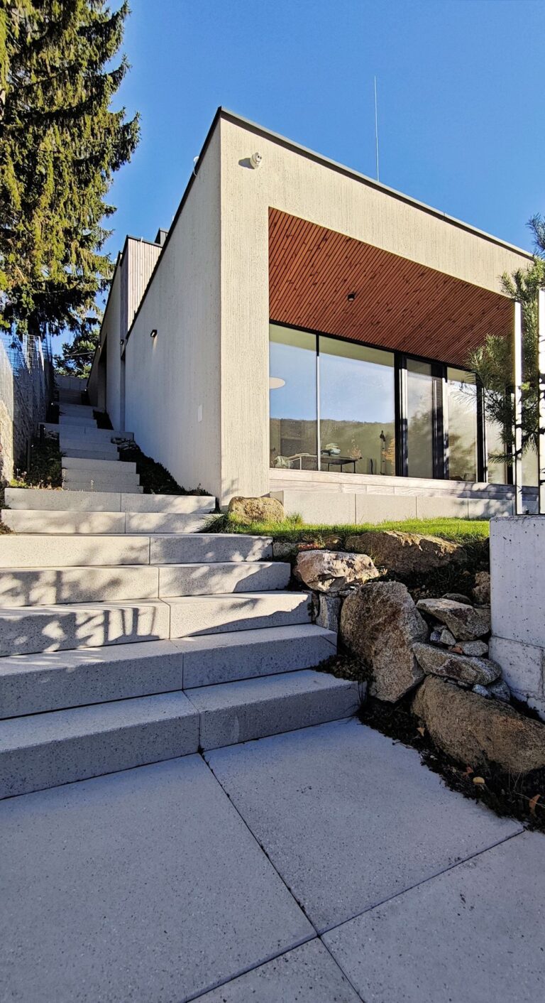 Rodinný dom na kaskáde CLT24 ateliér Peráček, terénne schody