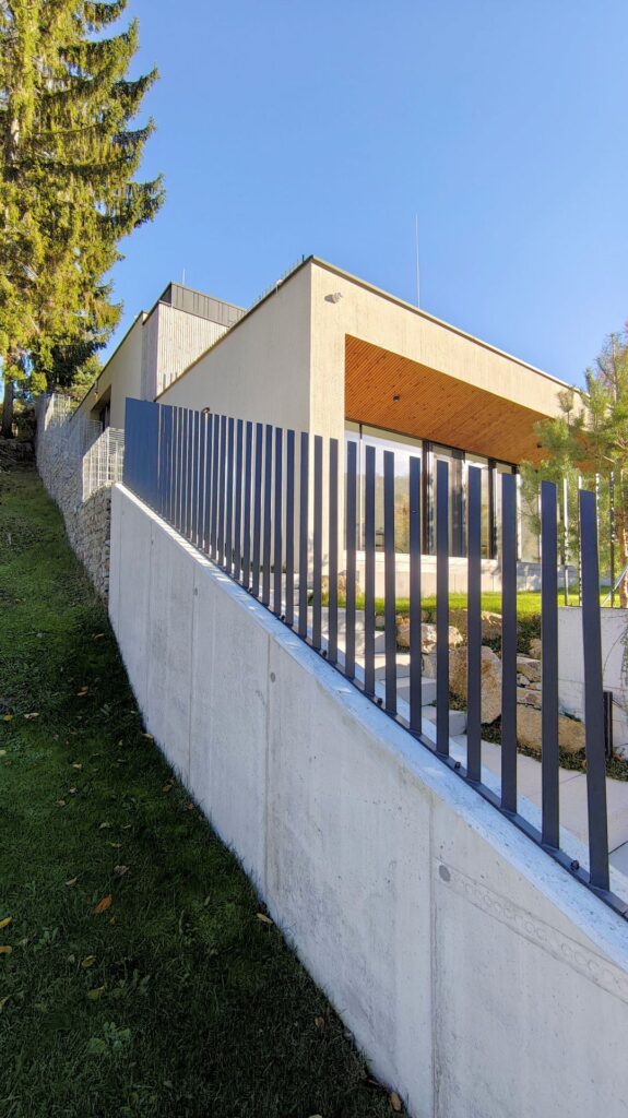 Rodinný dom na kaskáde CLT24 ateliér Peráček, pohľadový betón