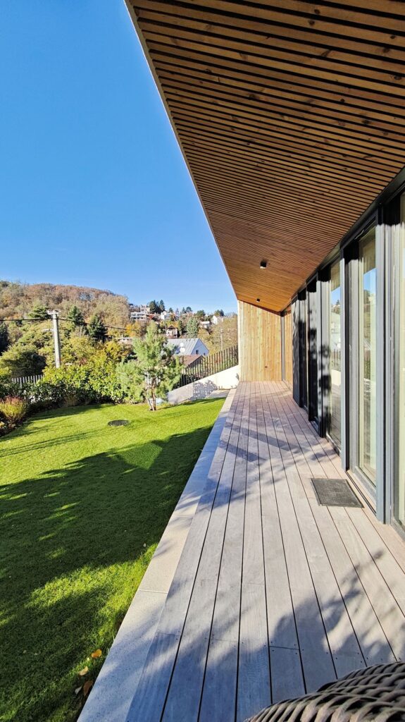 Rodinný dom na kaskáde CLT24 ateliér Peráček, terasa