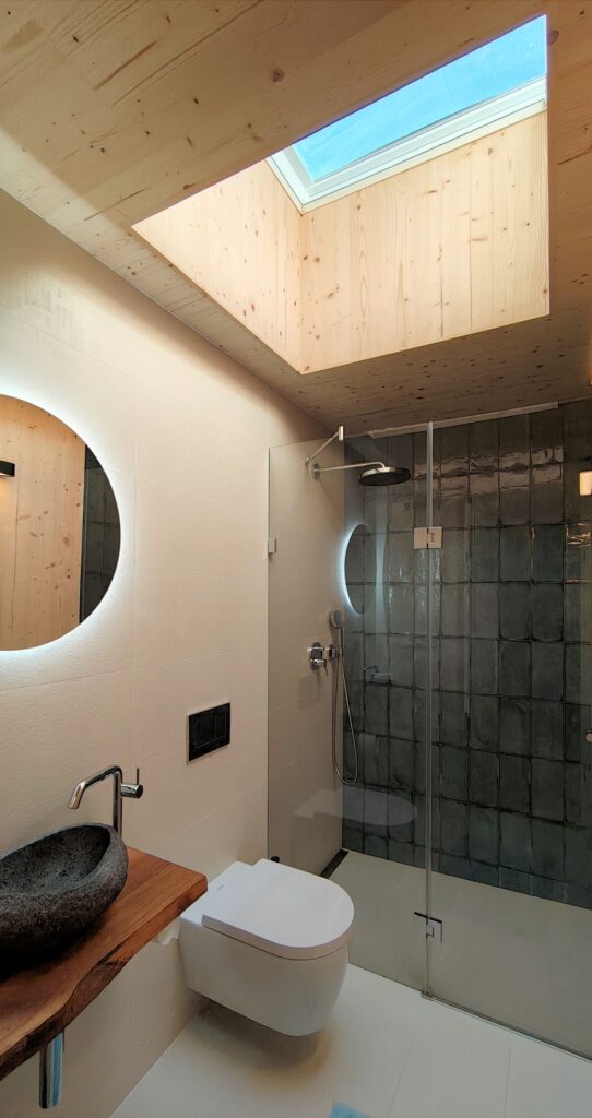 Rodinný dom na kaskáde CLT24 ateliér Peráček, WC