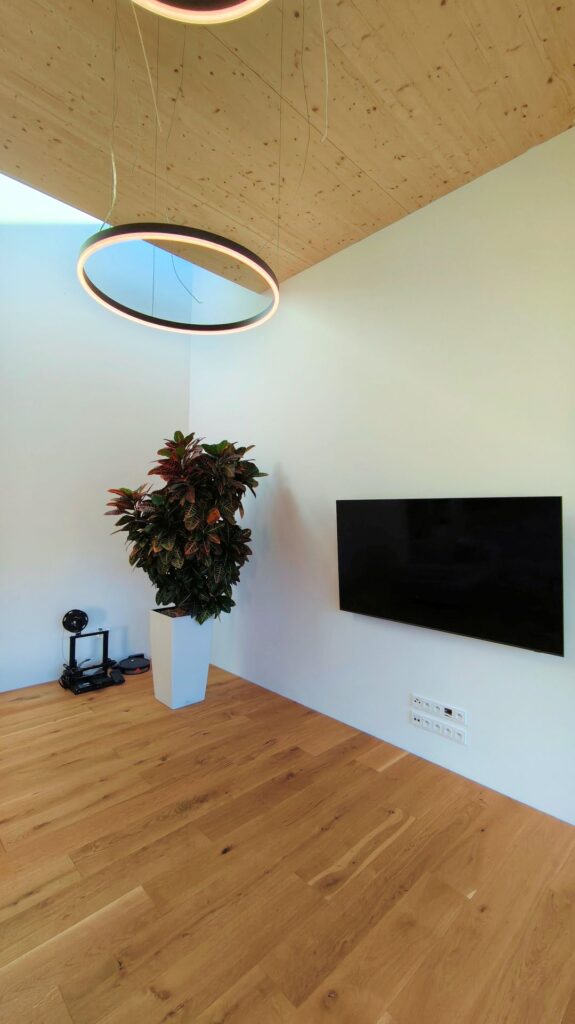 Rodinný dom na kaskáde CLT24 ateliér Peráček, TV stena