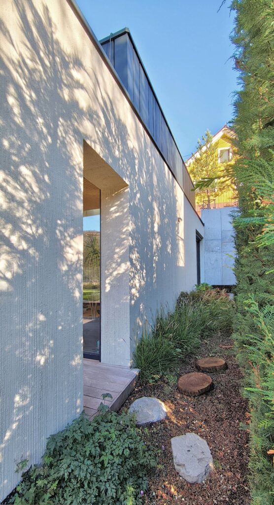 Rodinný dom na kaskáde CLT24 ateliér Peráček, záhrada